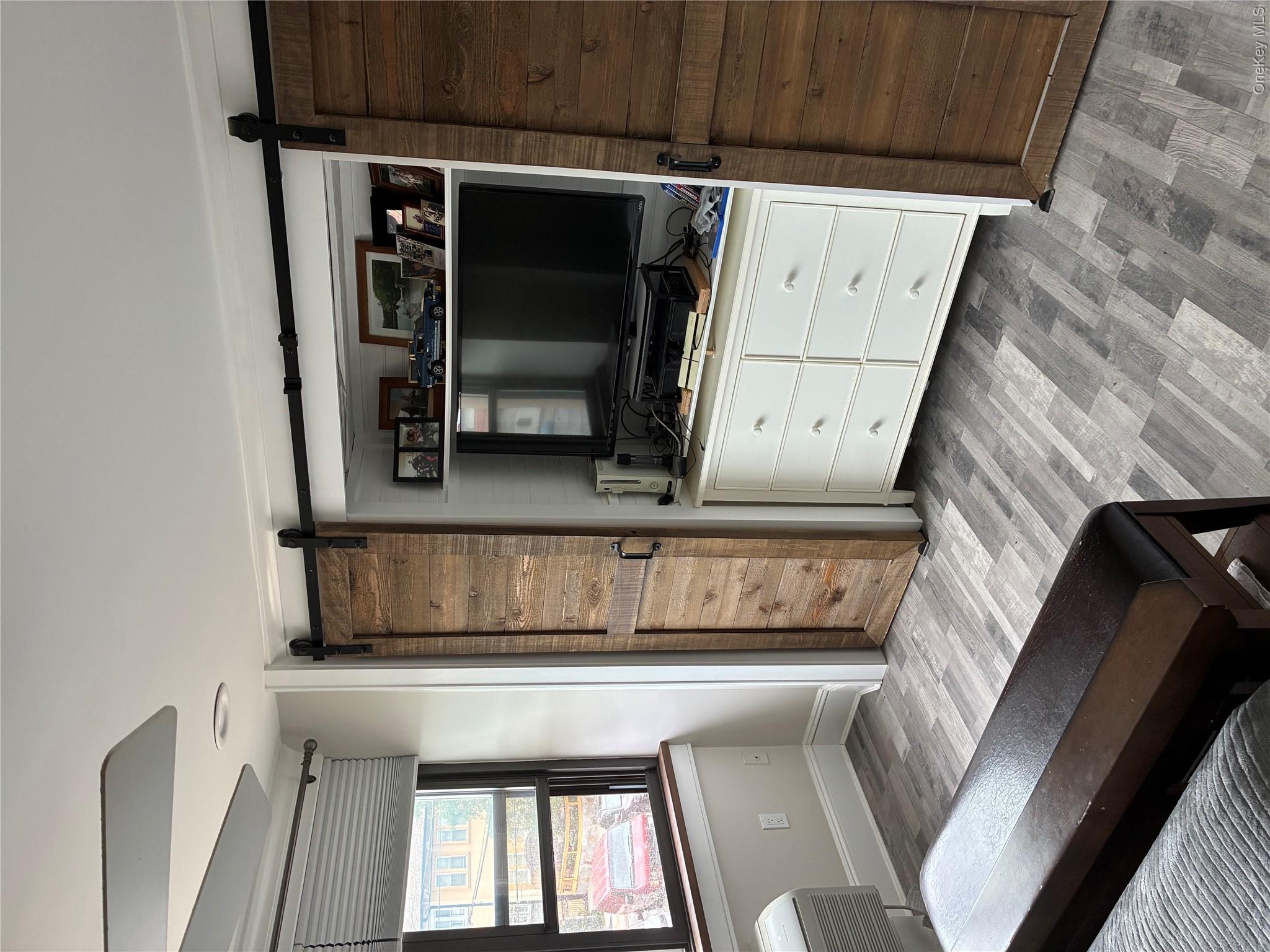 185 W Park Avenue, Unit 200 photo 10