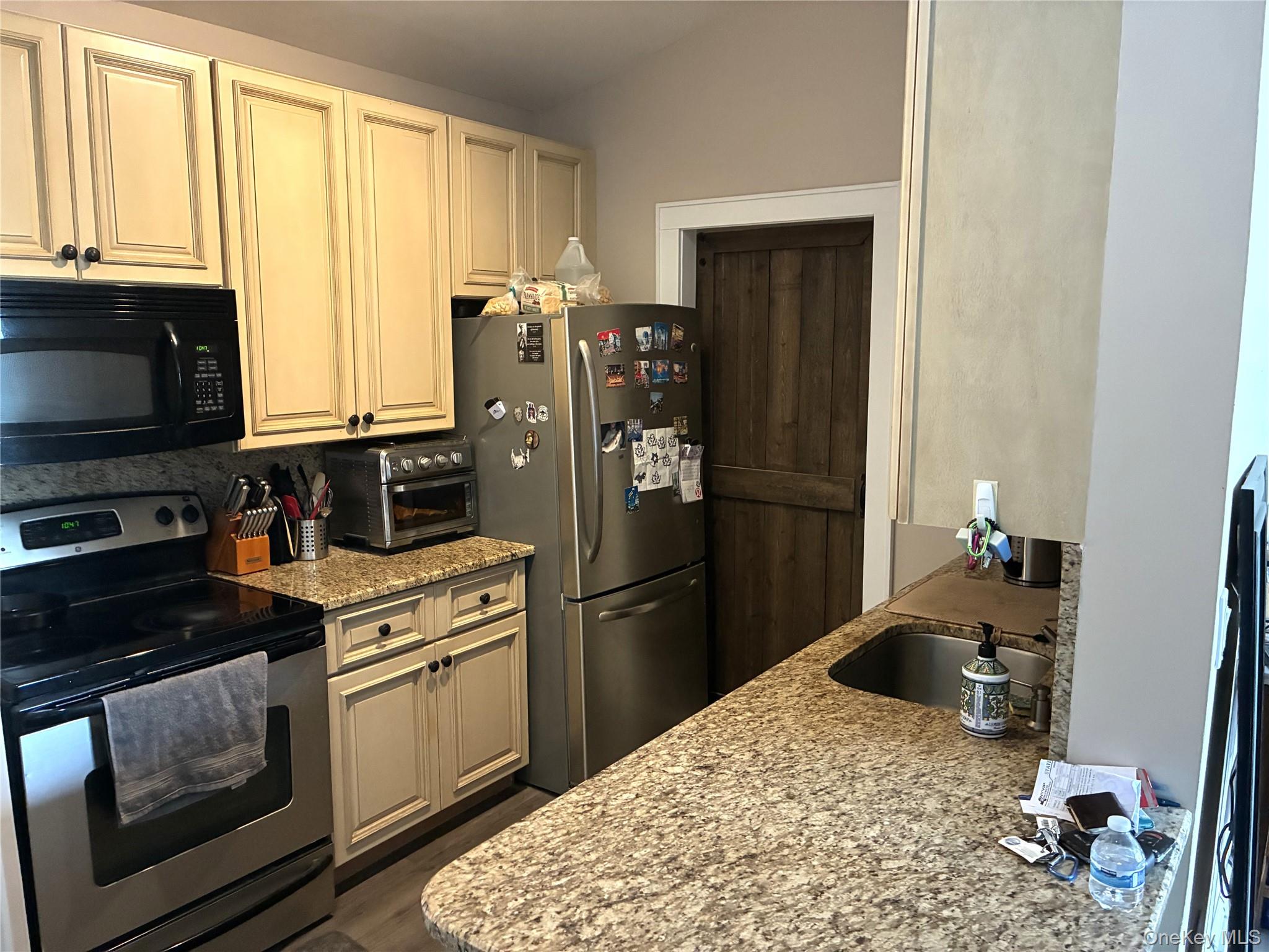 185 W Park Avenue, Unit 200 photo 7