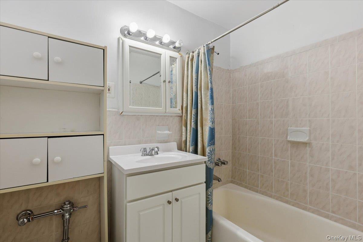 75 W 238th Street, Unit 2D photo 15