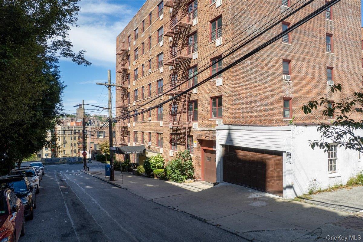 75 W 238th Street, Unit 2D photo 2