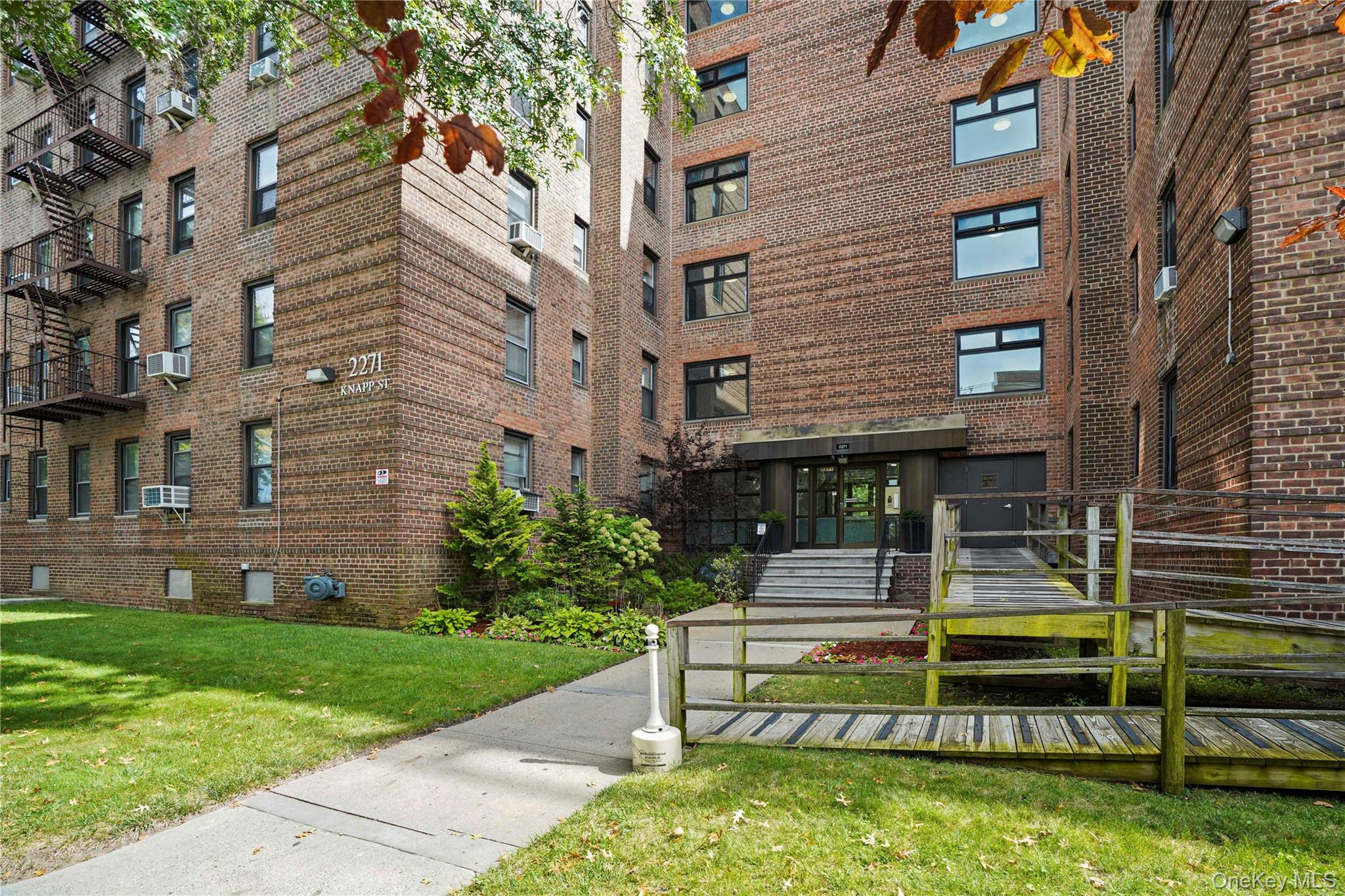 2271 Knapp Street, Unit 5D photo 23