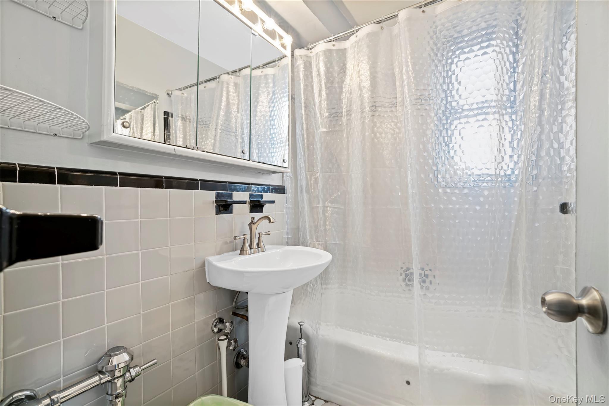 2271 Knapp Street, Unit 5D photo 19