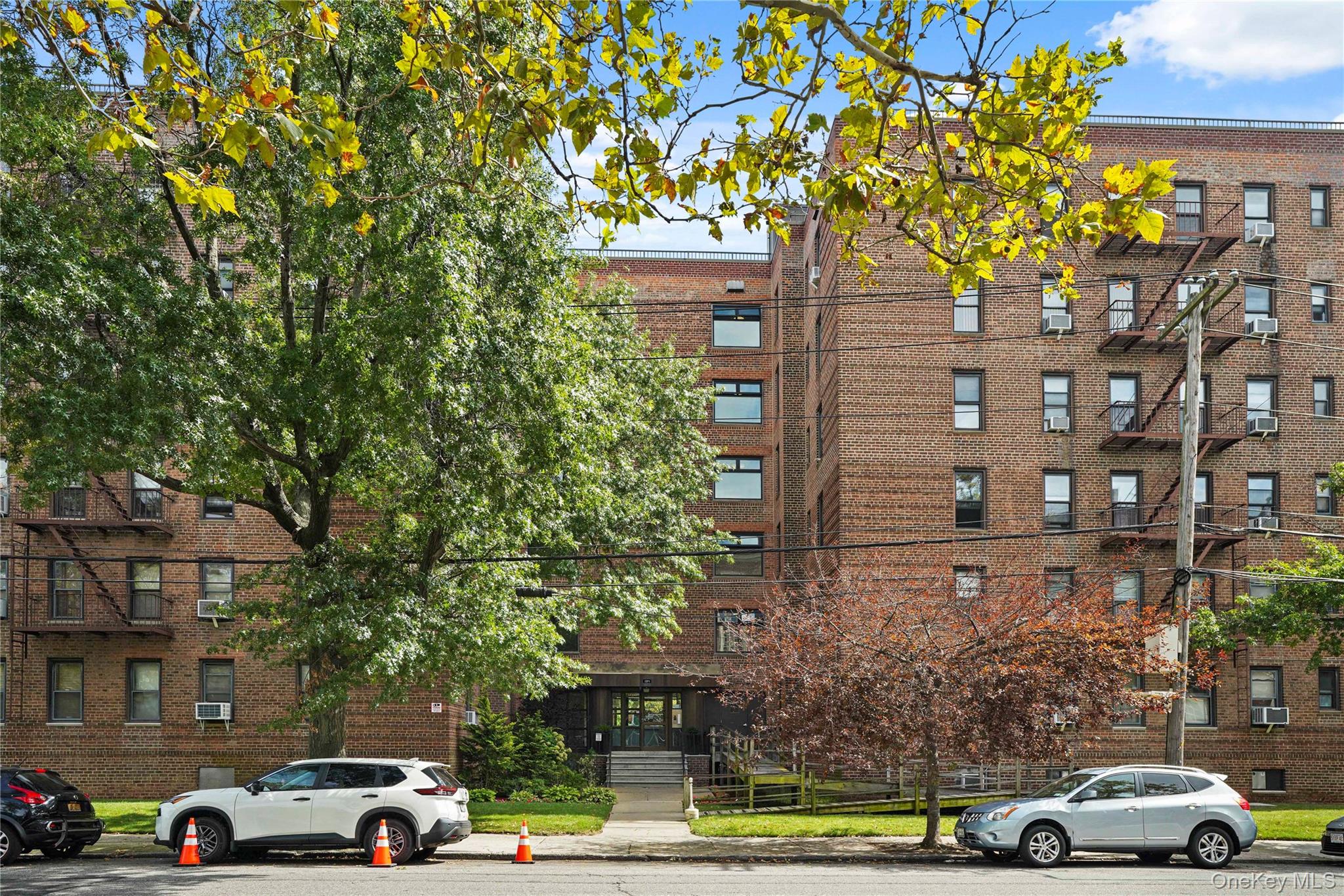 2271 Knapp Street, Unit 5D
