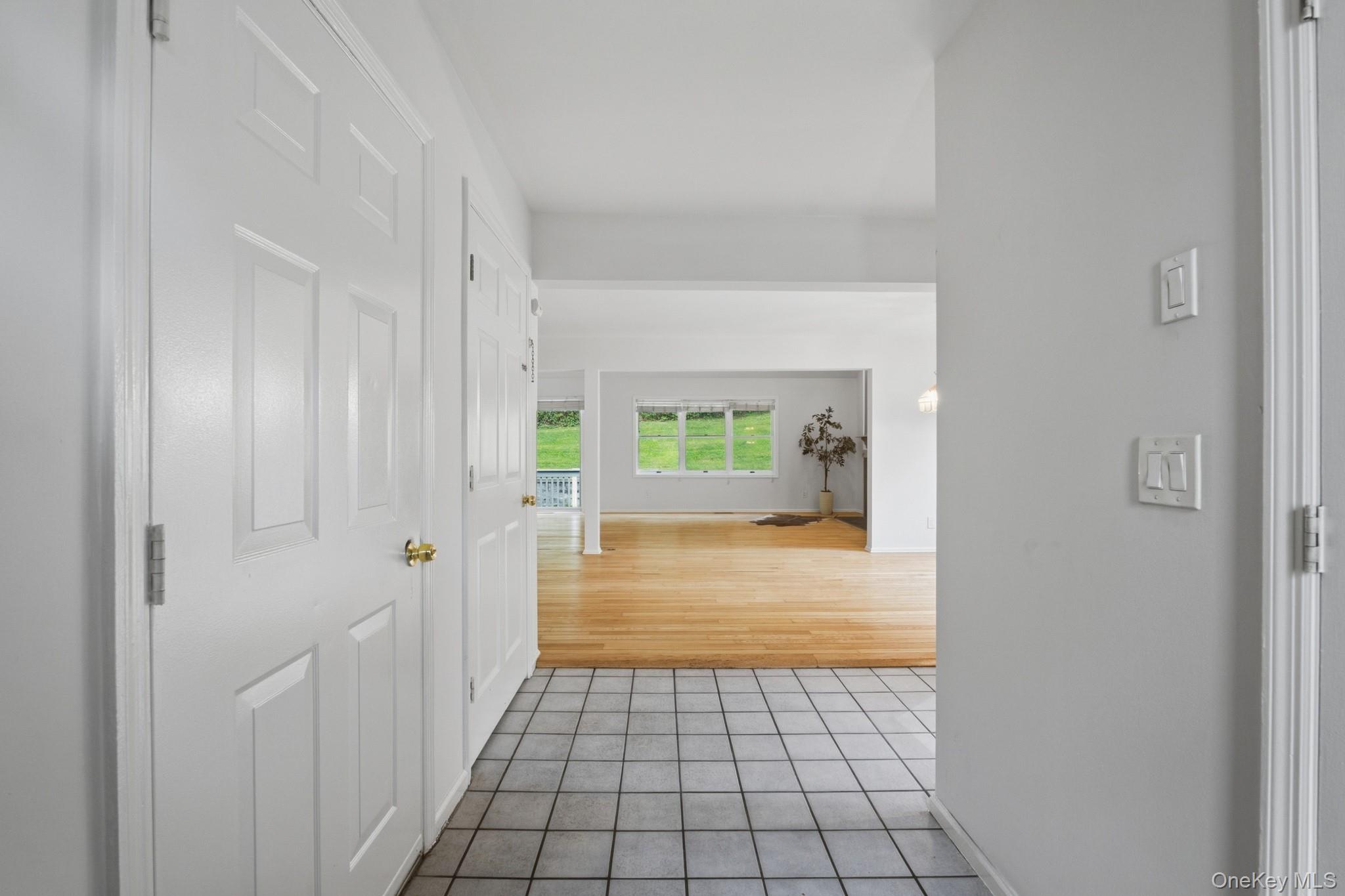 1452 Iroquois Street – For Sale photo 3