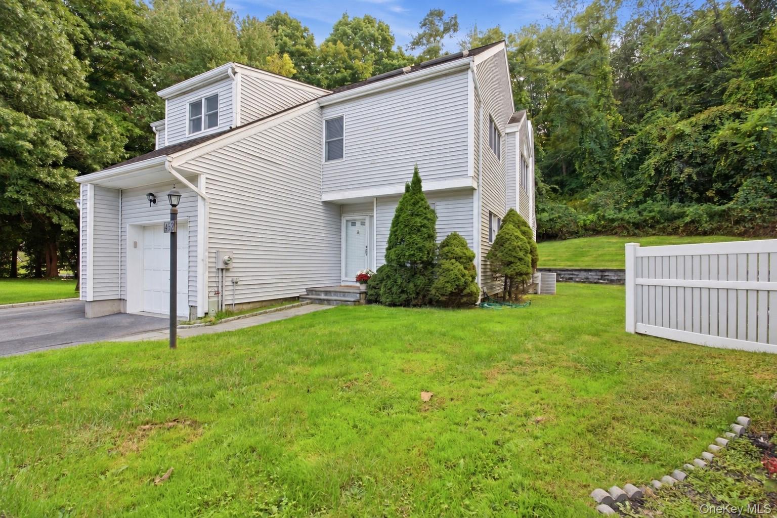 1452 Iroquois Street – For Sale photo 2