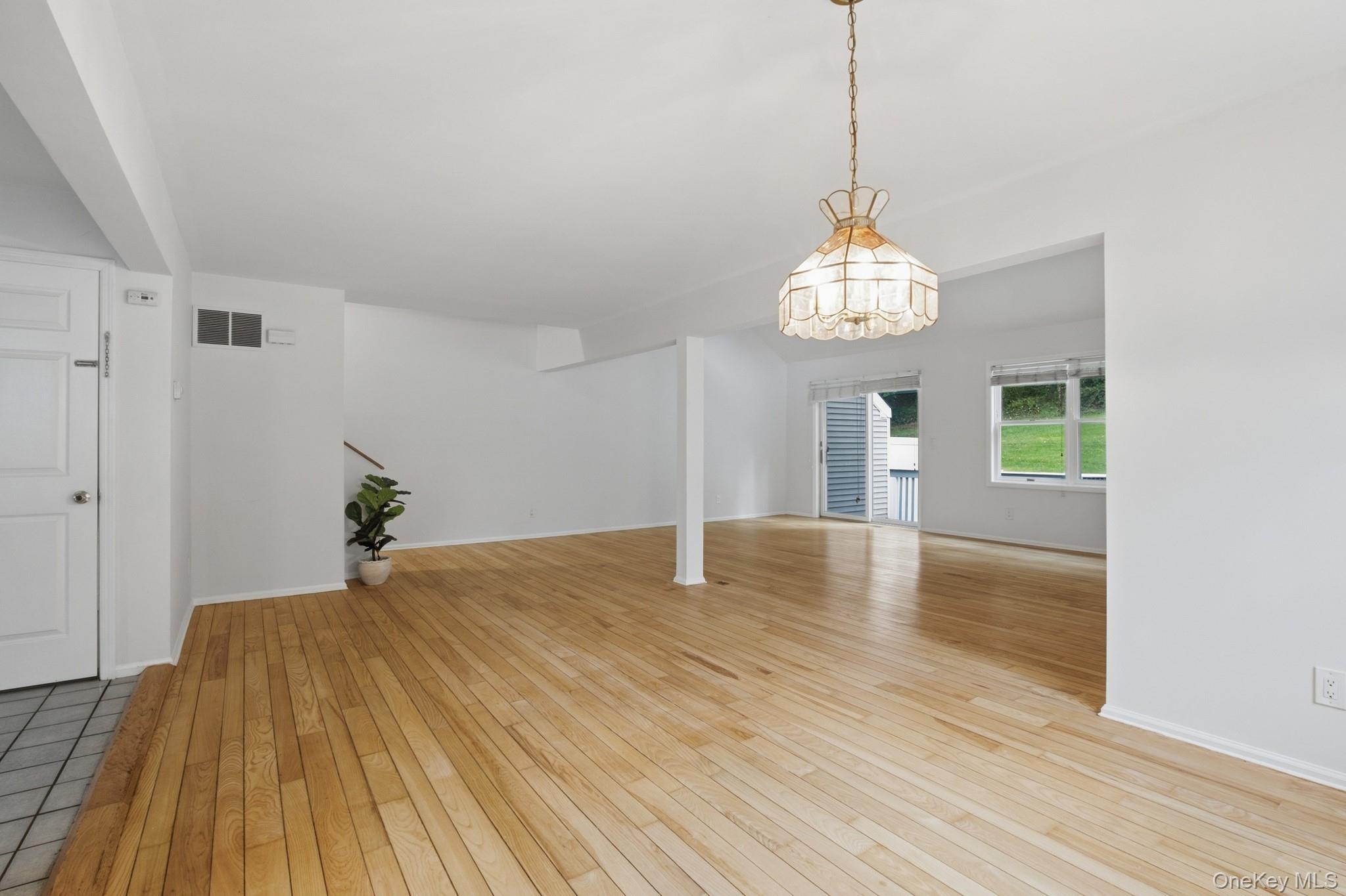 1452 Iroquois Street – For Sale photo 5