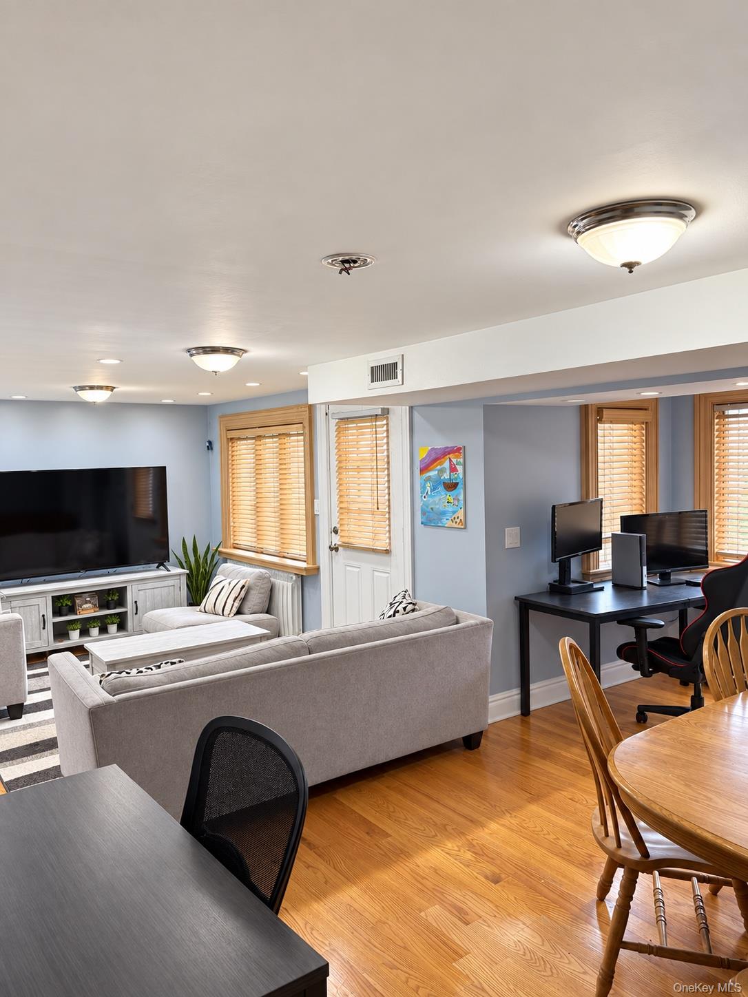 548 S Strong Avenue – For Rent photo 4