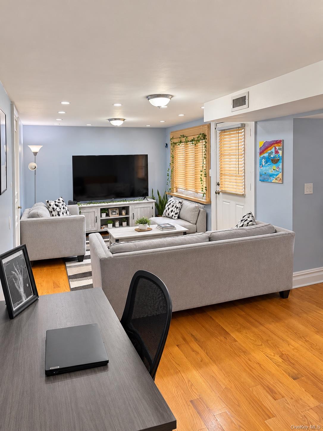 548 S Strong Avenue – For Rent photo 5