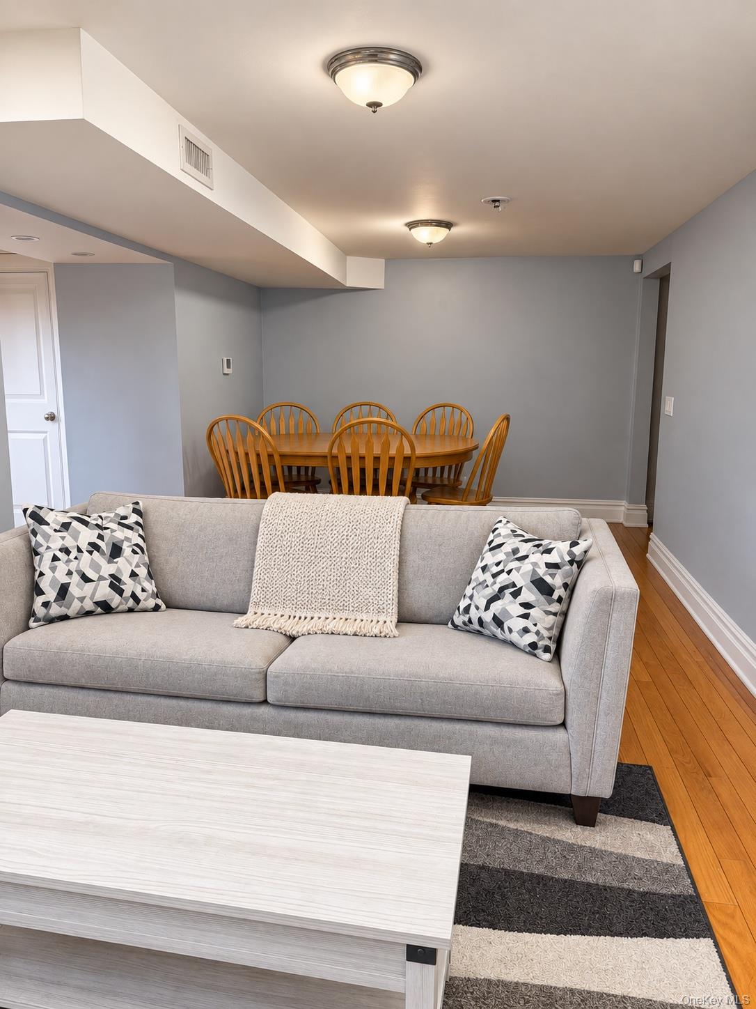 548 S Strong Avenue – For Rent photo 6