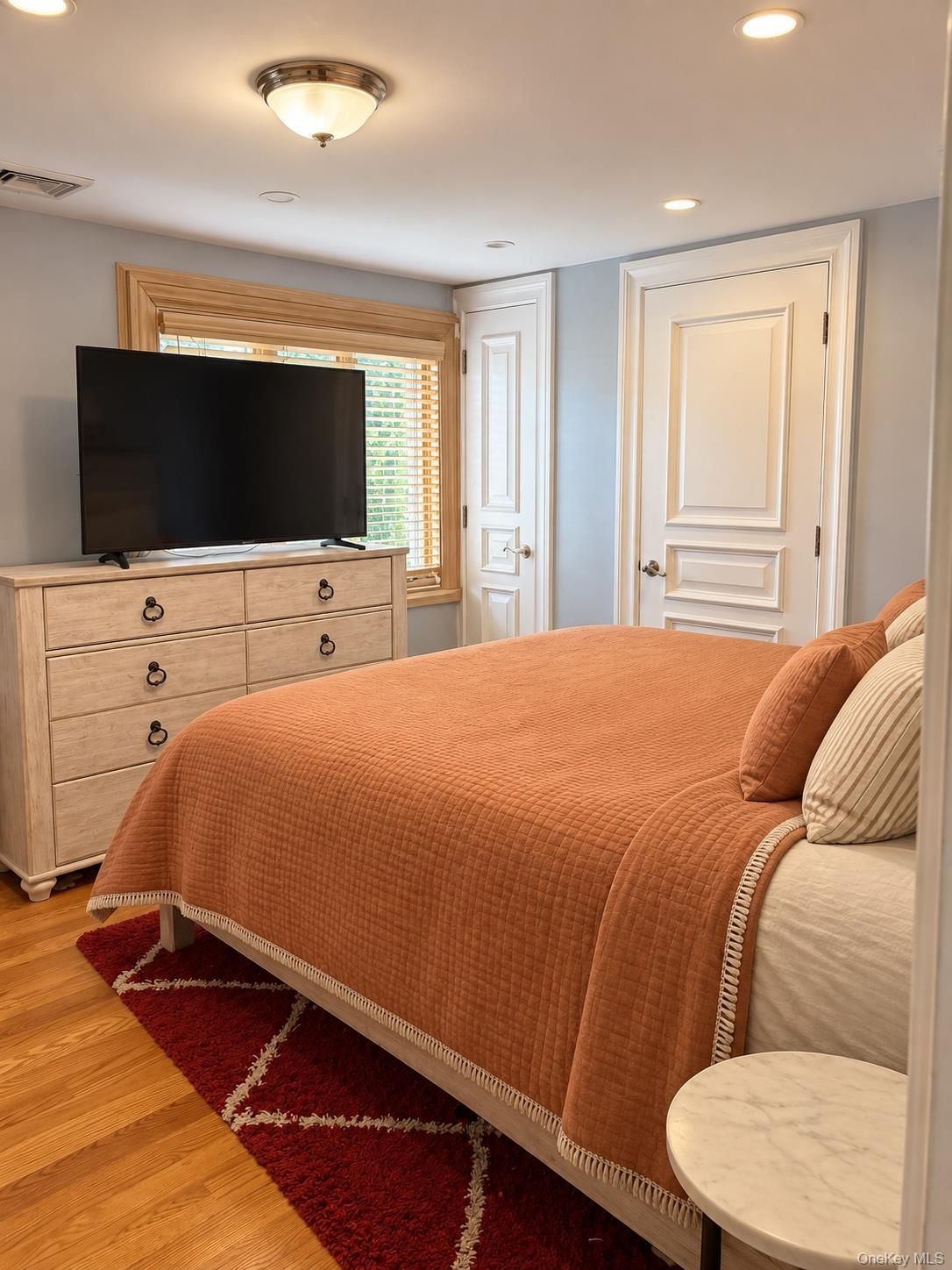548 S Strong Avenue – For Rent photo 13