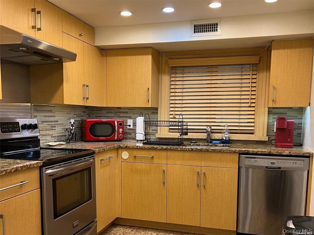 548 S Strong Avenue – For Rent photo 11