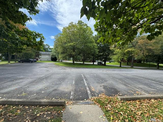 13 Eisenhower Road – For Rent photo 36