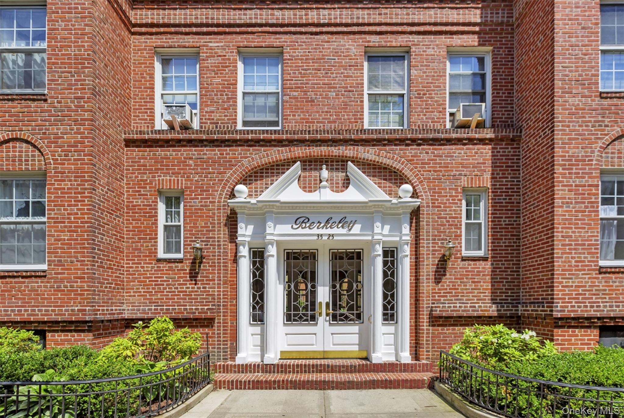 3525 77th Street, Unit B19