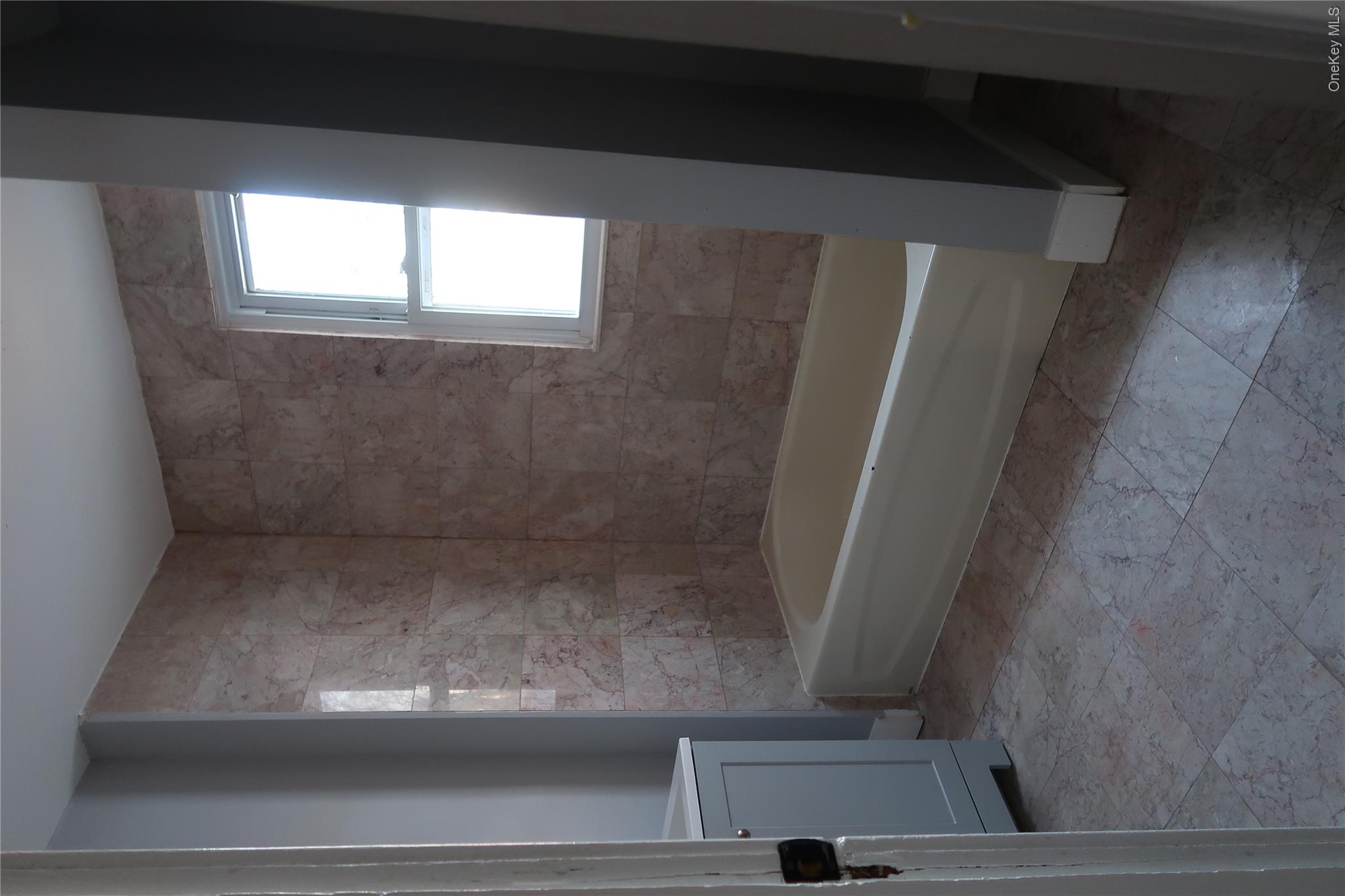 716 Homestead Avenue – For Rent photo 3