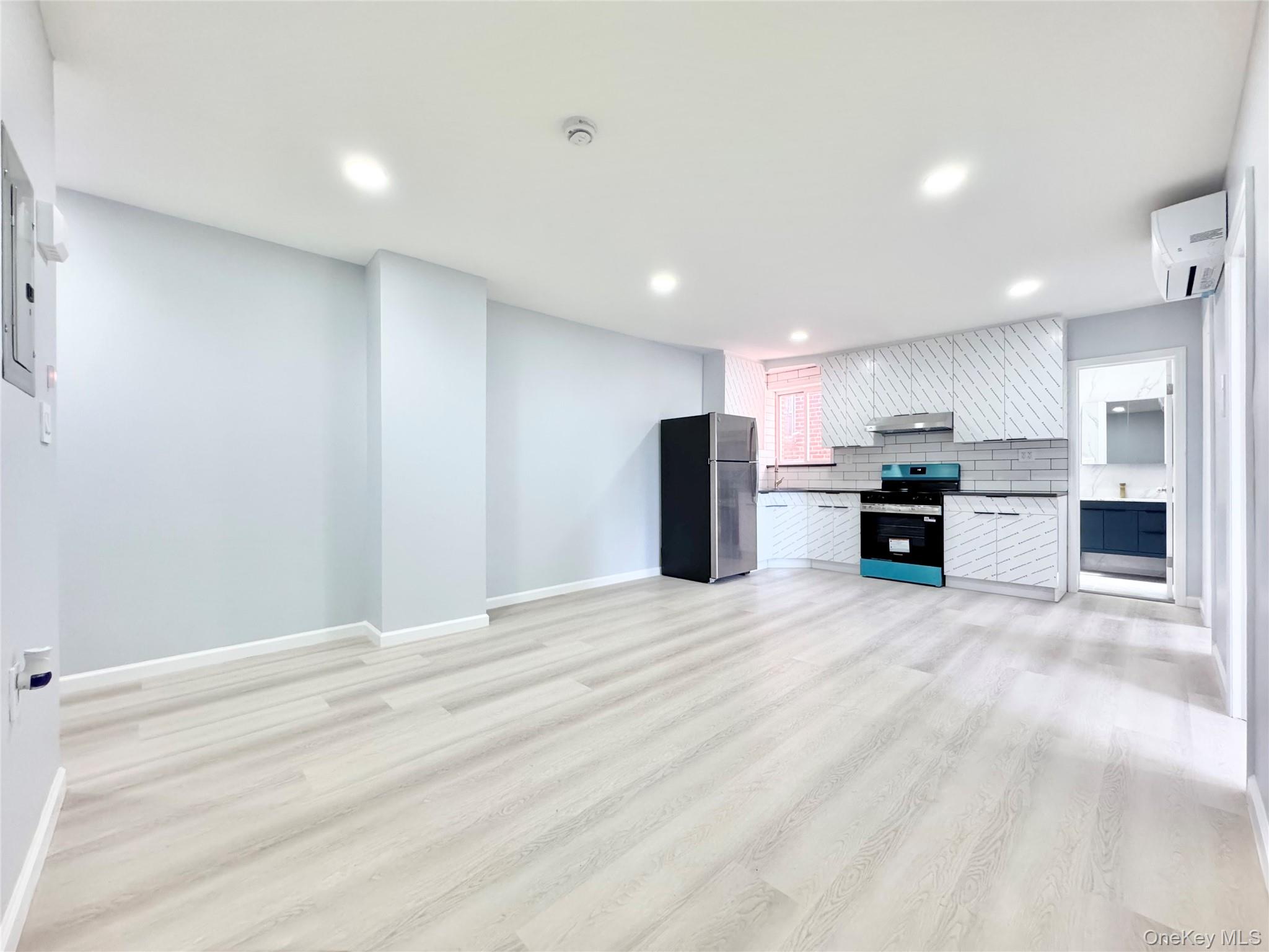 83-15 Grand Avenue, Unit 2R