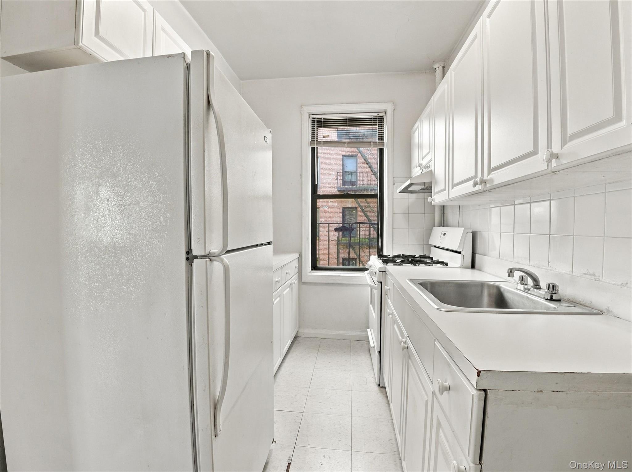 754 Brady Avenue, Unit 303 photo 12