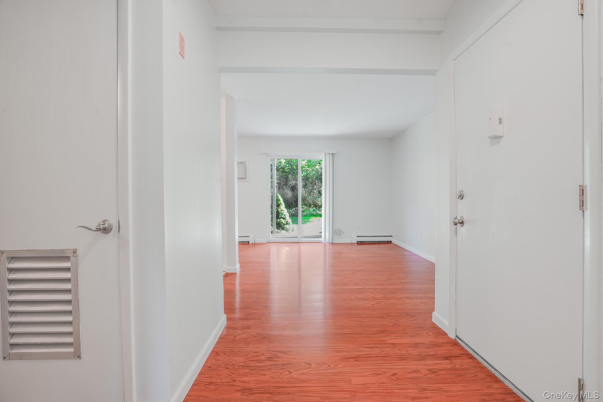 8 Ivy Court, Unit D photo 4