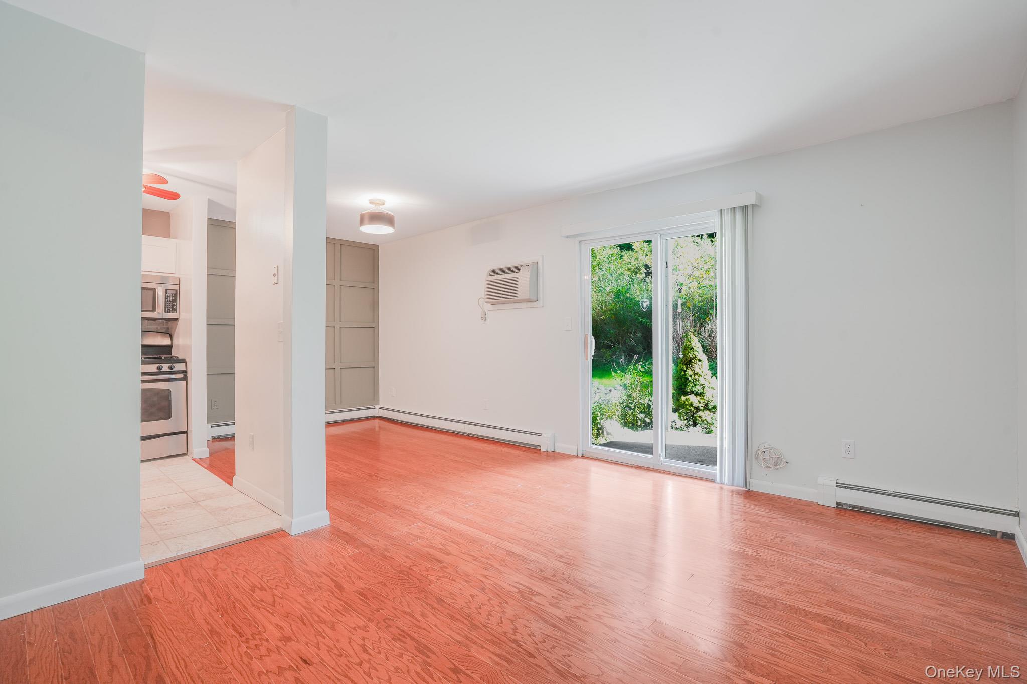 8 Ivy Court, Unit D photo 5