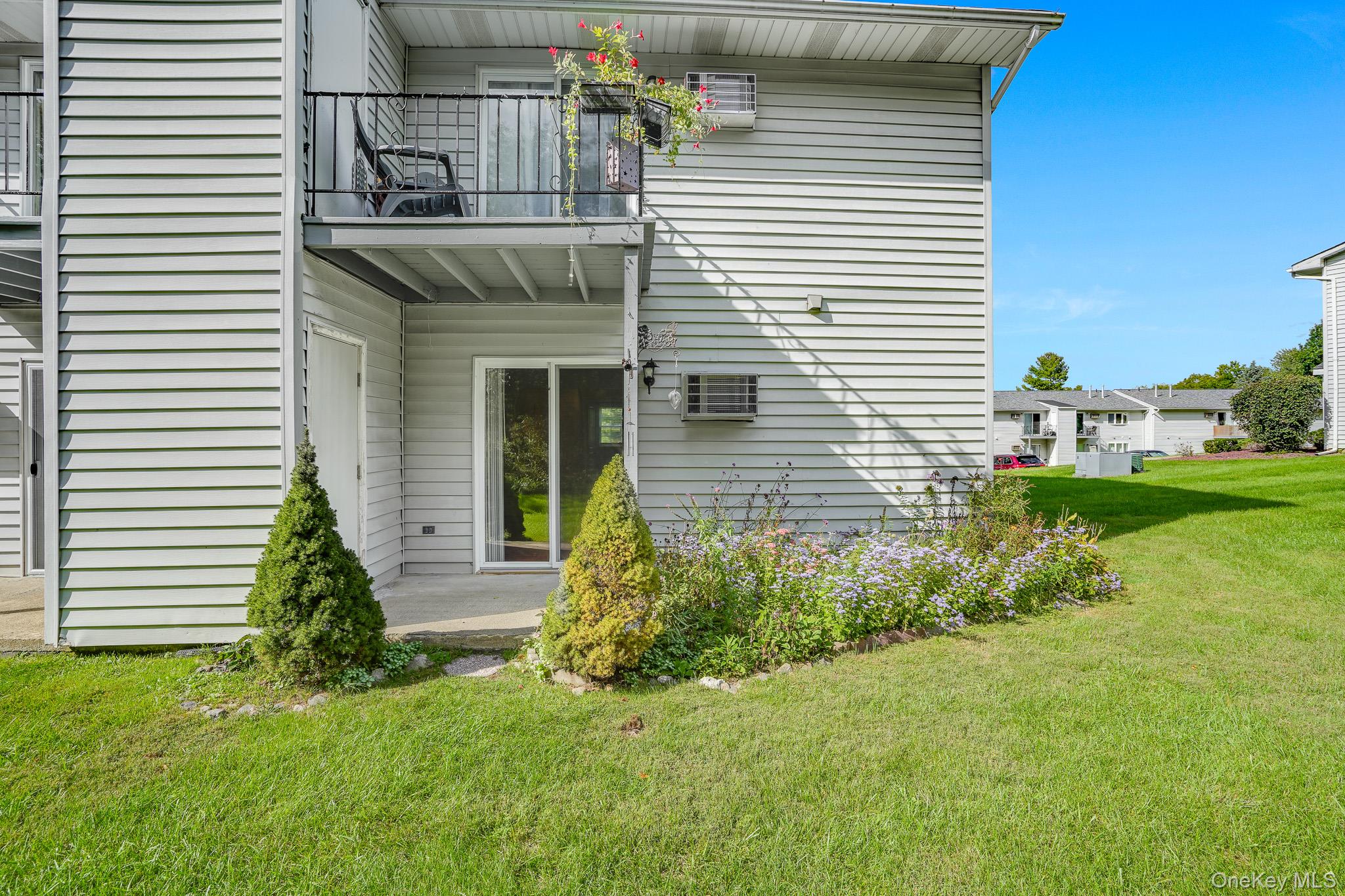 8 Ivy Court, Unit D photo 20