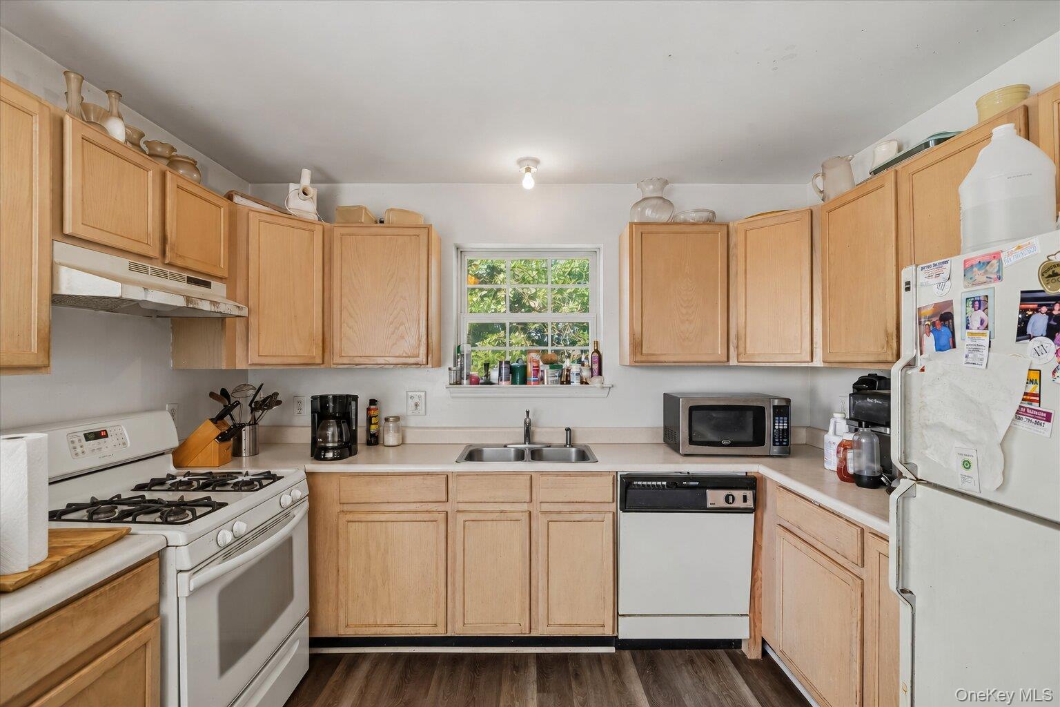 4 Lindsey Road – For Sale photo 2