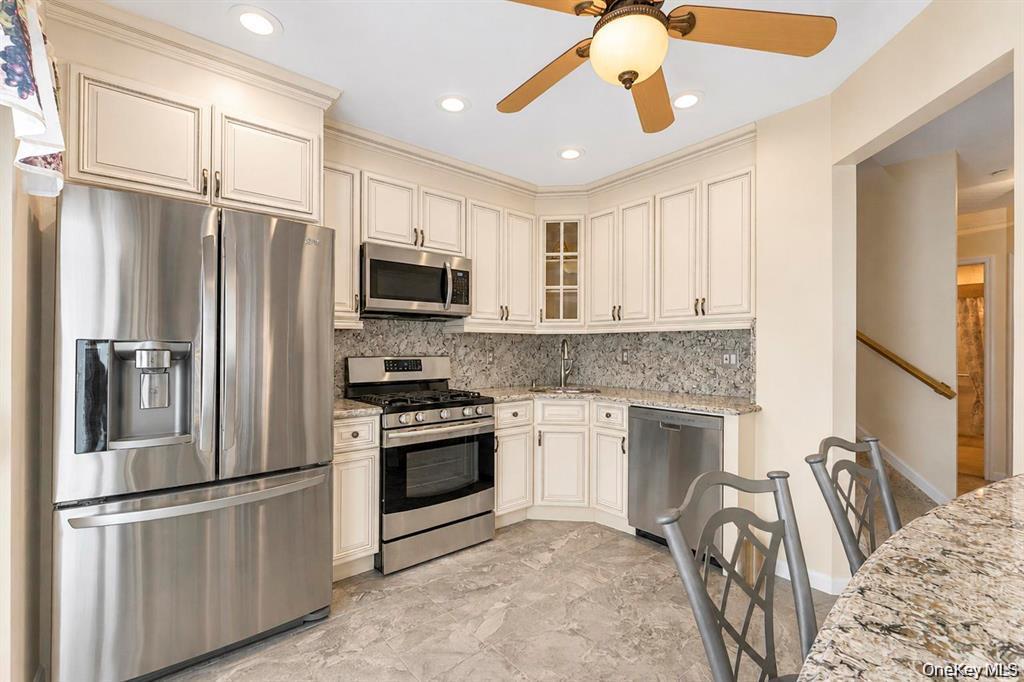 1 Jennifer Lane – For Sale photo 15
