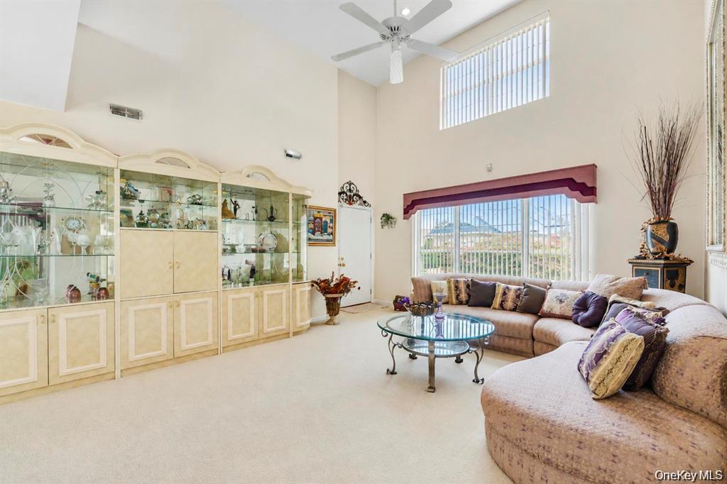 1 Jennifer Lane – For Sale photo 8