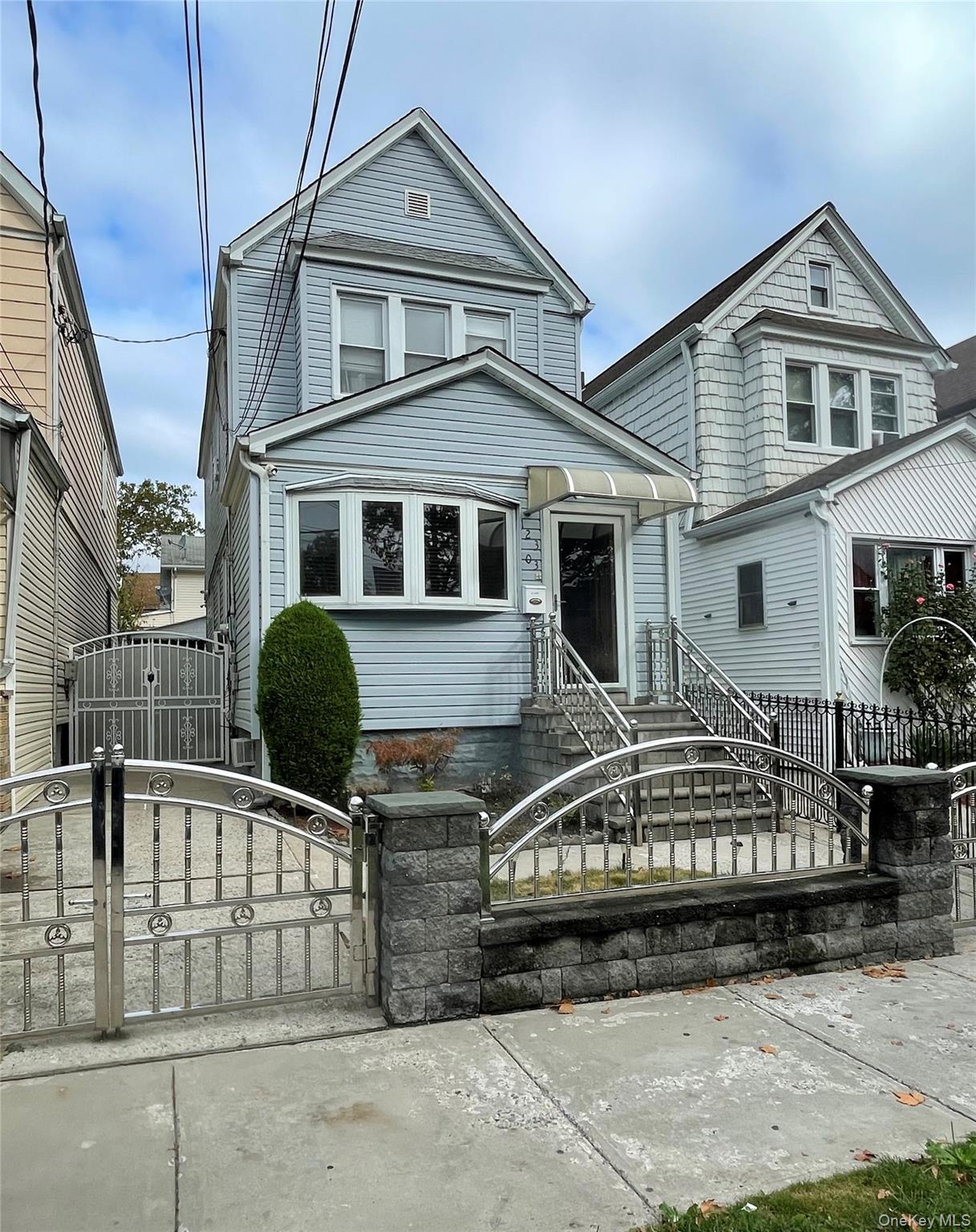 123-03 111 Avenue – For Sale photo 2