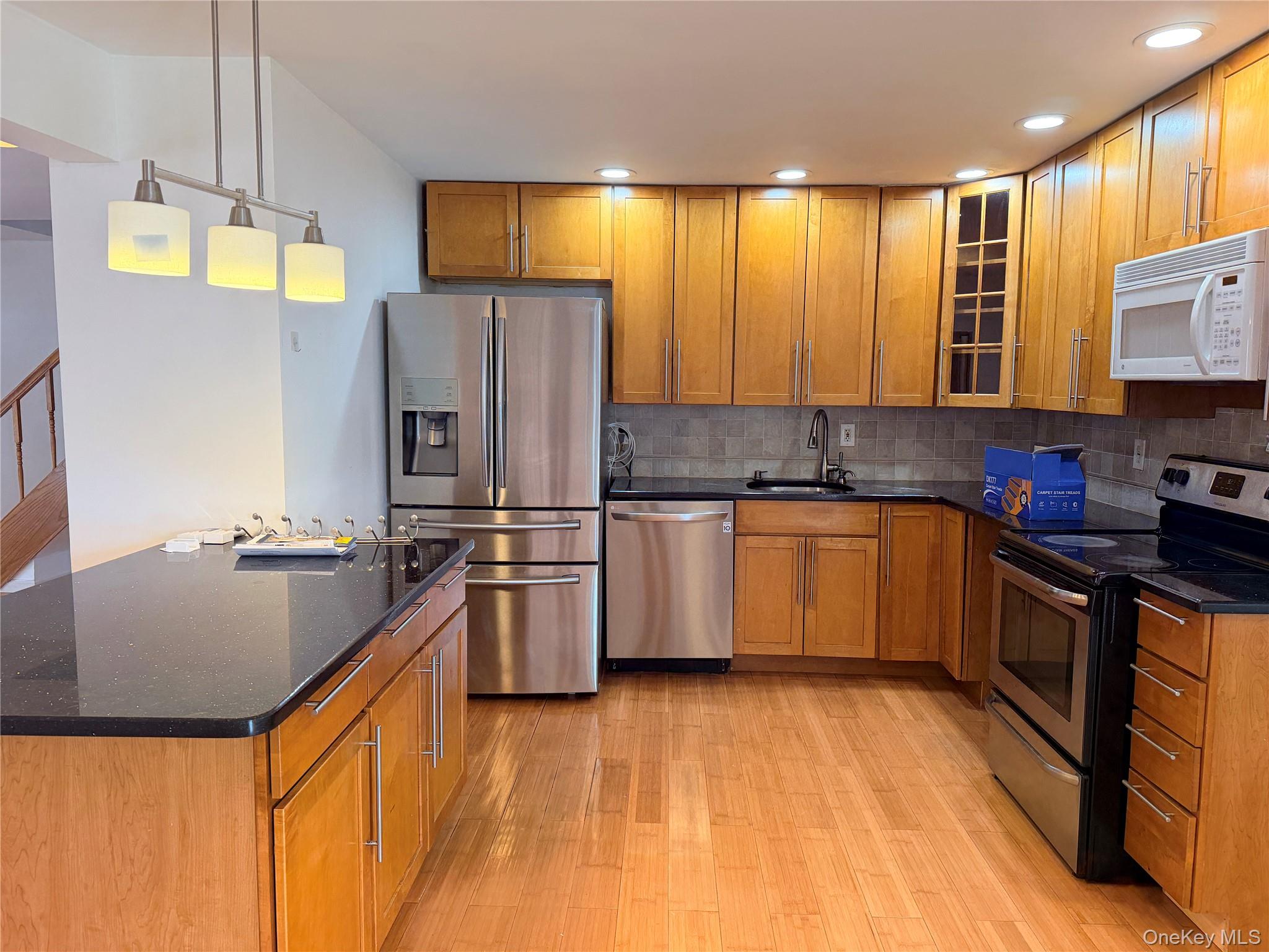 4 Carriage Ln – For Rent photo 3