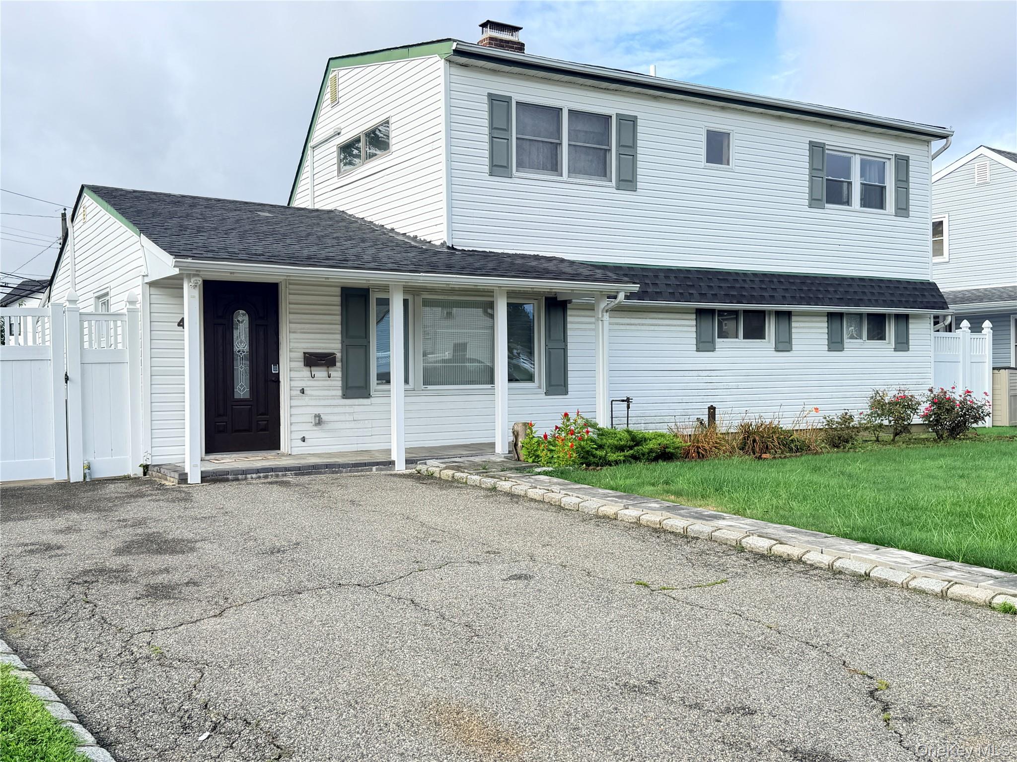 4 Carriage Ln – For Rent