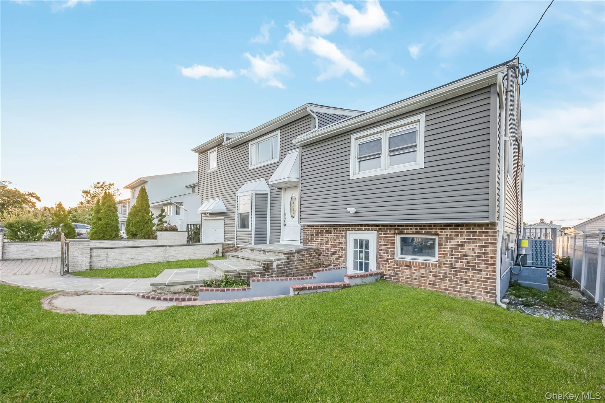 1115 Jackson Place – For Sale photo 3