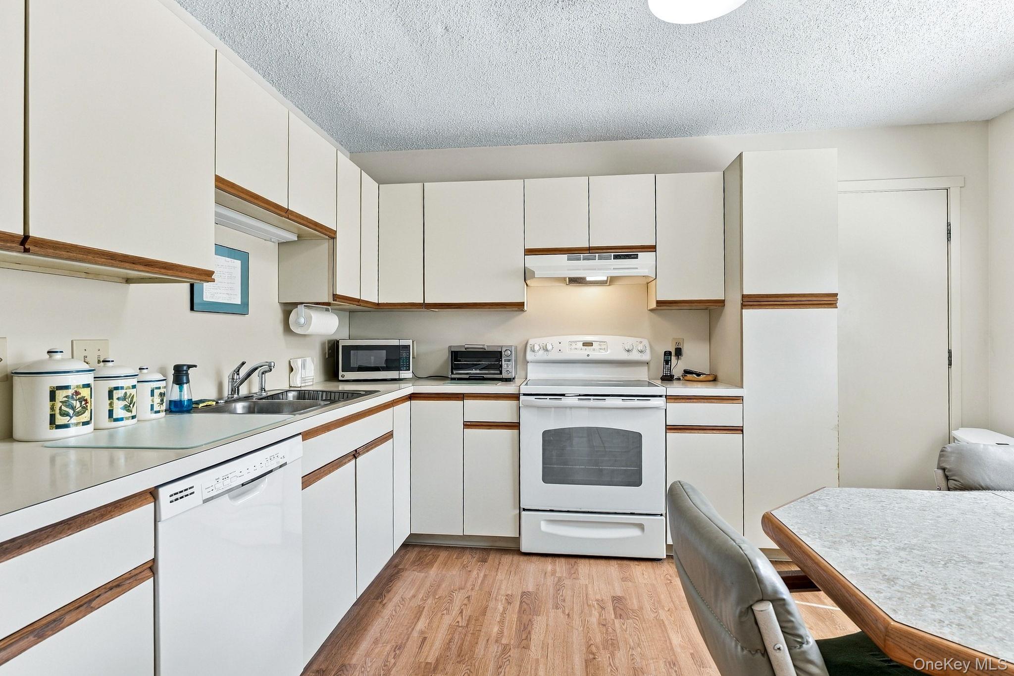 512 Heritage Hills, Unit C photo 11