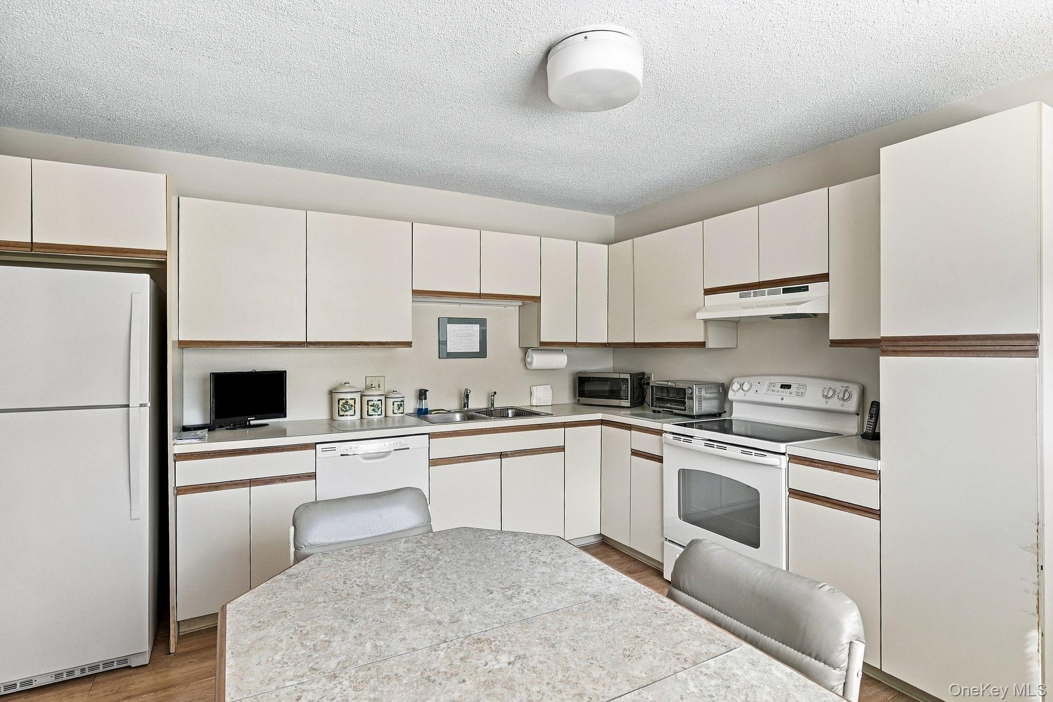 512 Heritage Hills, Unit C photo 10
