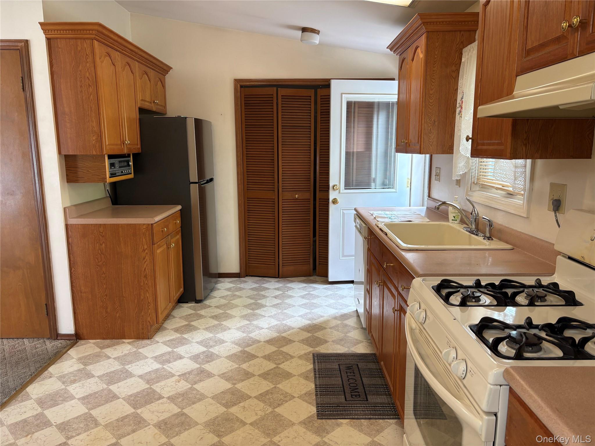 100 John Street – For Sale photo 9