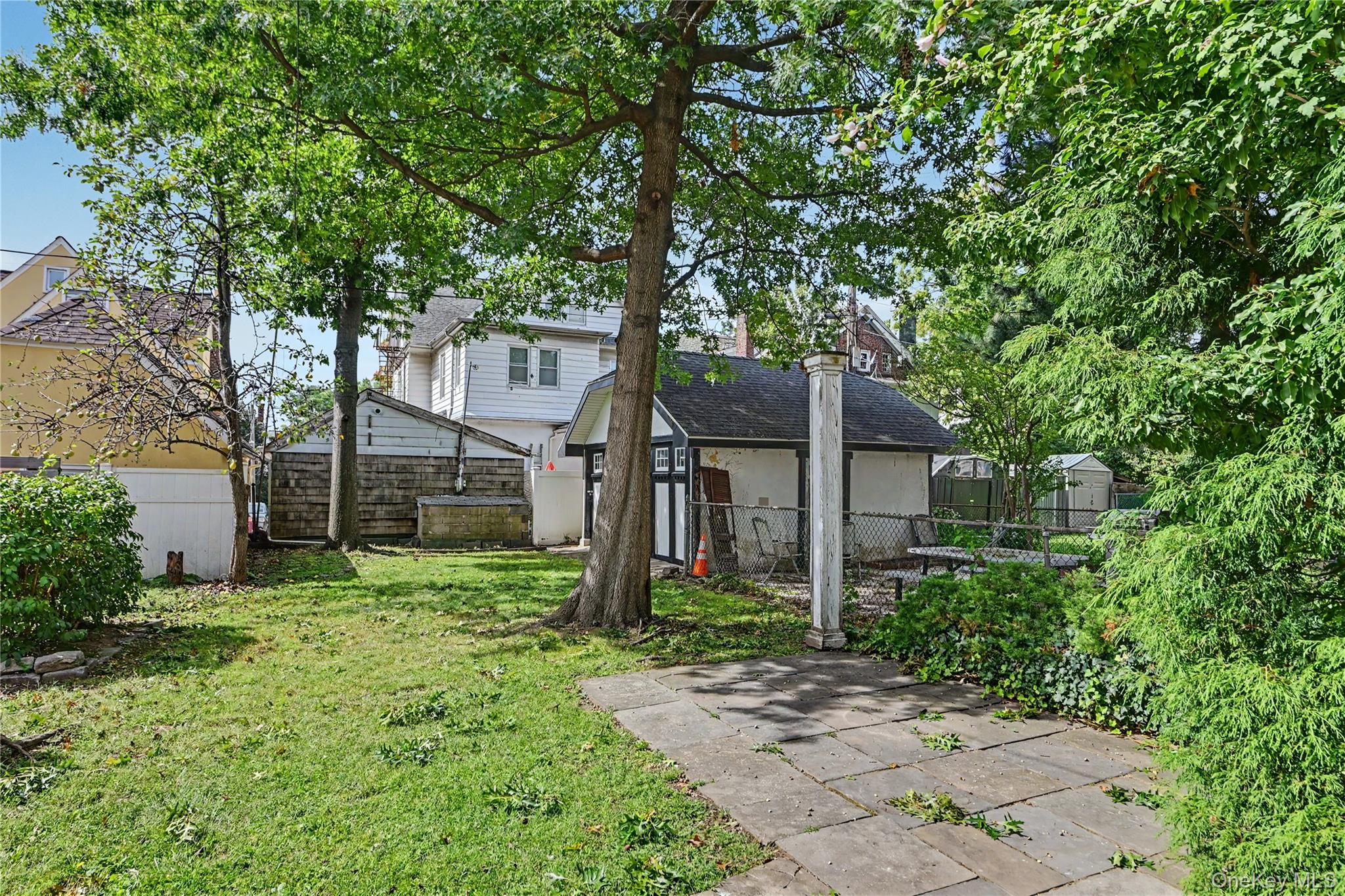 176 Archer Avenue – For Sale photo 32