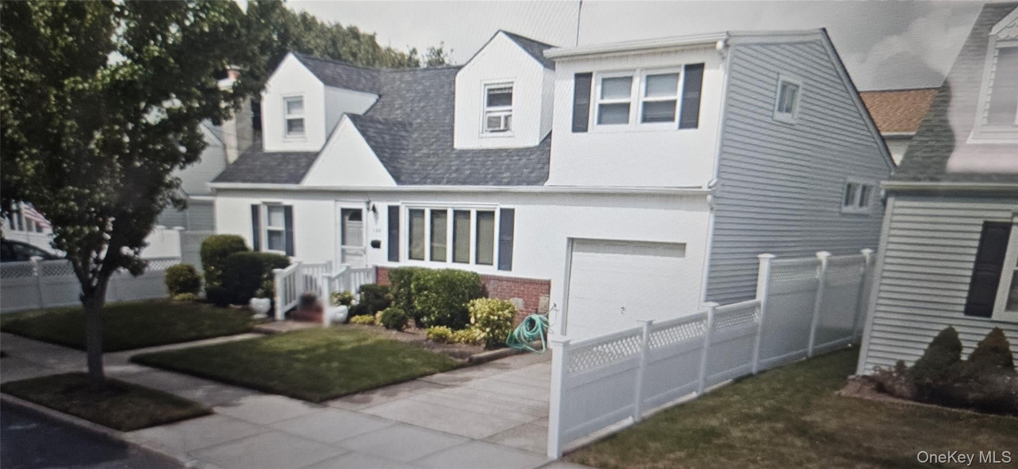 126 Waterford Road, Unit Lower