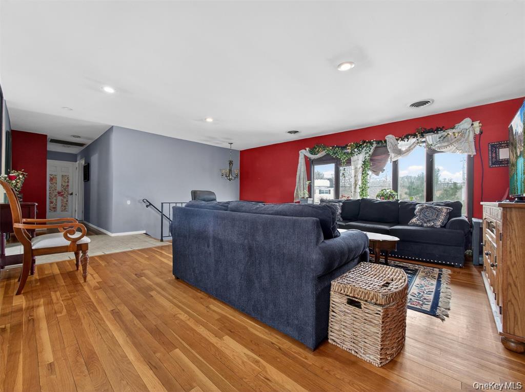 54 Blauvelt Road – For Sale photo 2