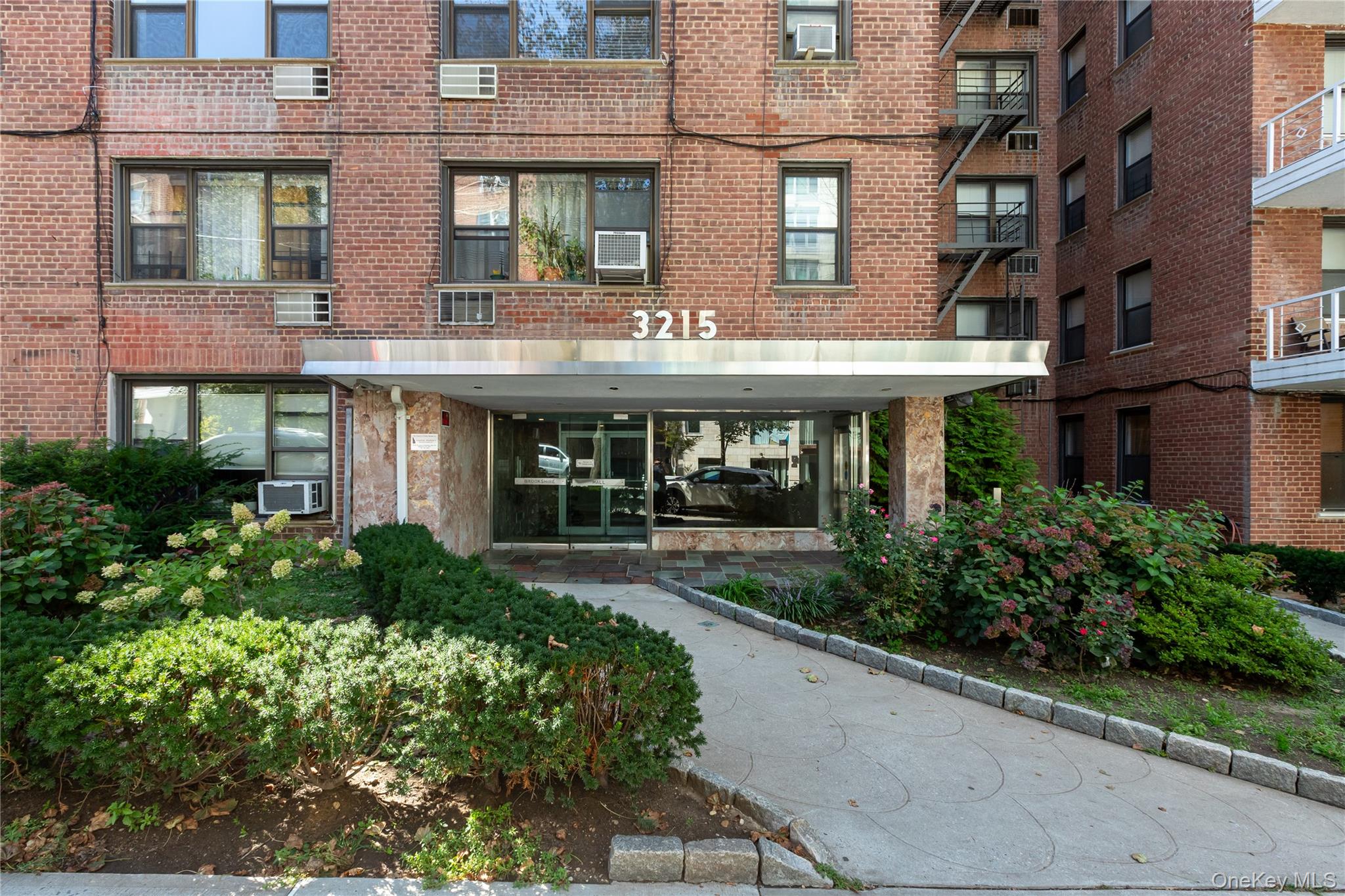 3215 Arlington Avenue, Unit 2A
