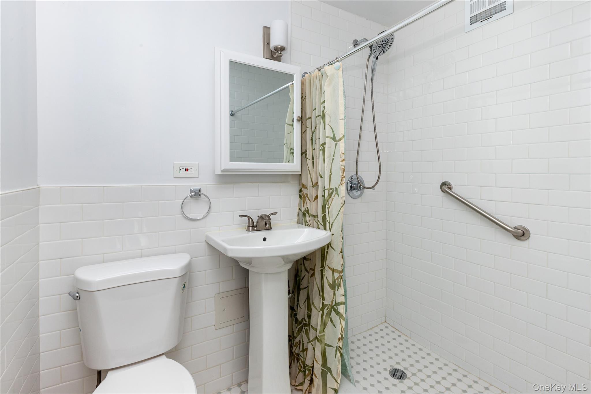 3215 Arlington Avenue, Unit 2A photo 7