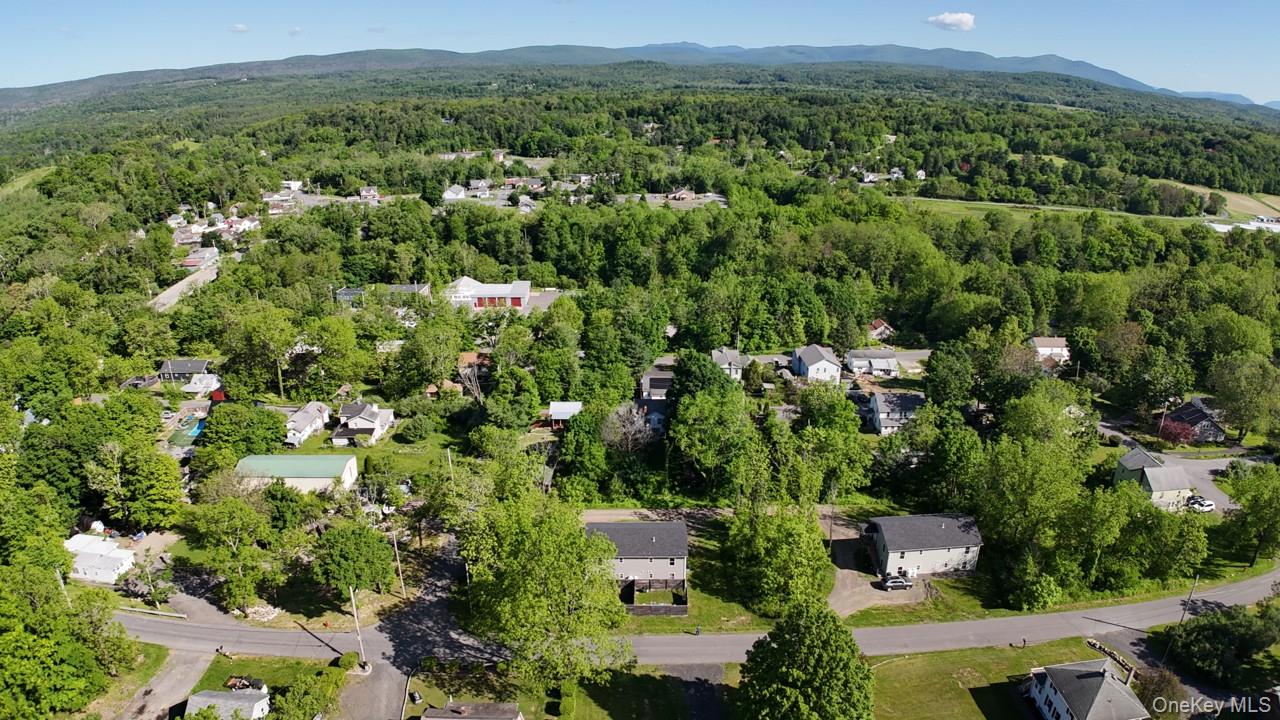 25 HIGHLAND Avenue – For Sale photo 2