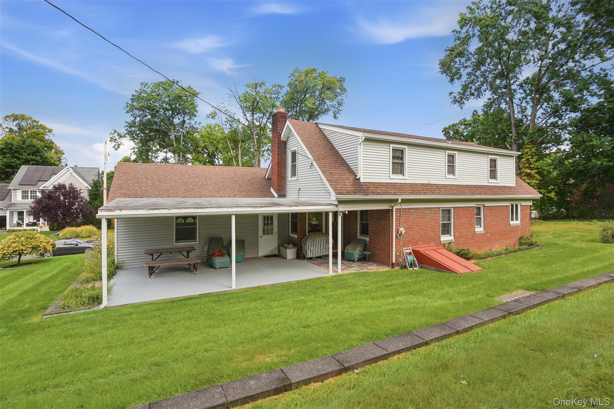 25 E Willow Street – For Sale photo 3