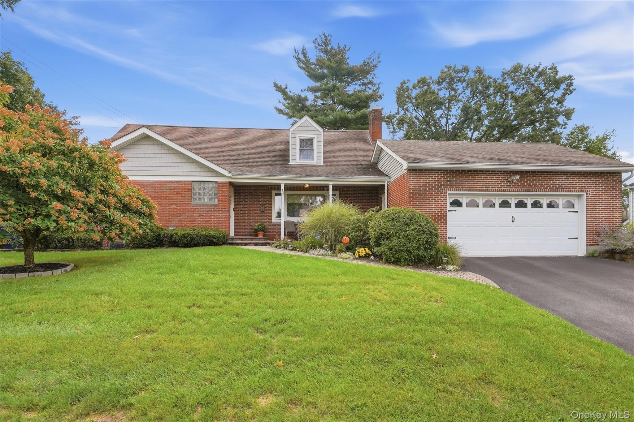 25 E Willow Street – For Sale