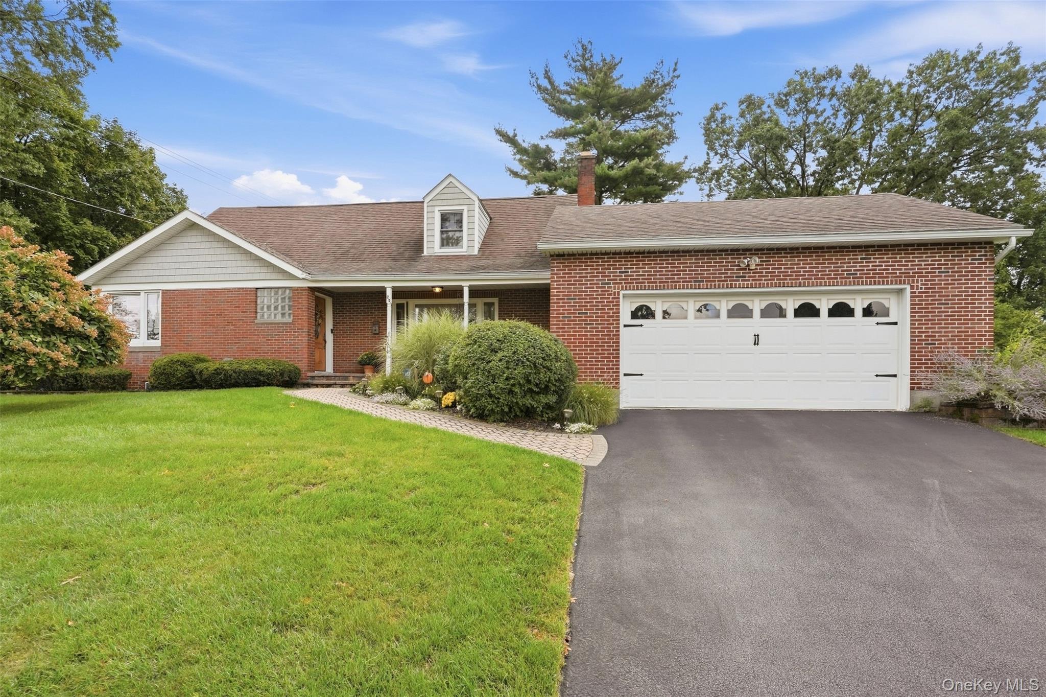 25 E Willow Street – For Sale photo 2