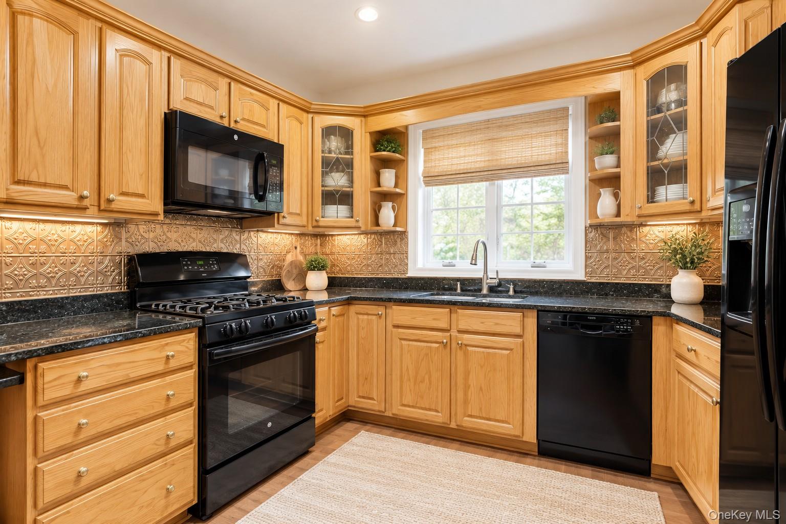 331 N Greeley Avenue – For Sale photo 4