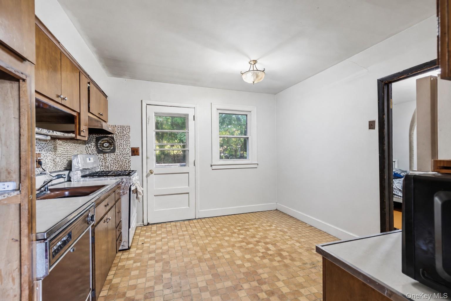 4 Great Oaks Drive – For Sale photo 8