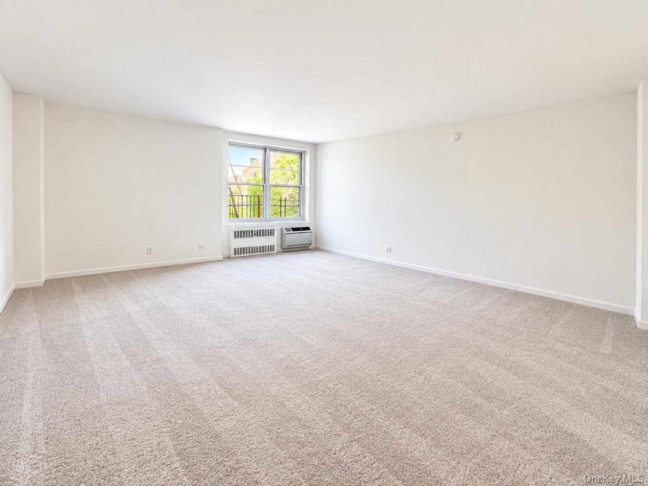 142-05 Roosevelt Avenue, Unit 517 photo 3