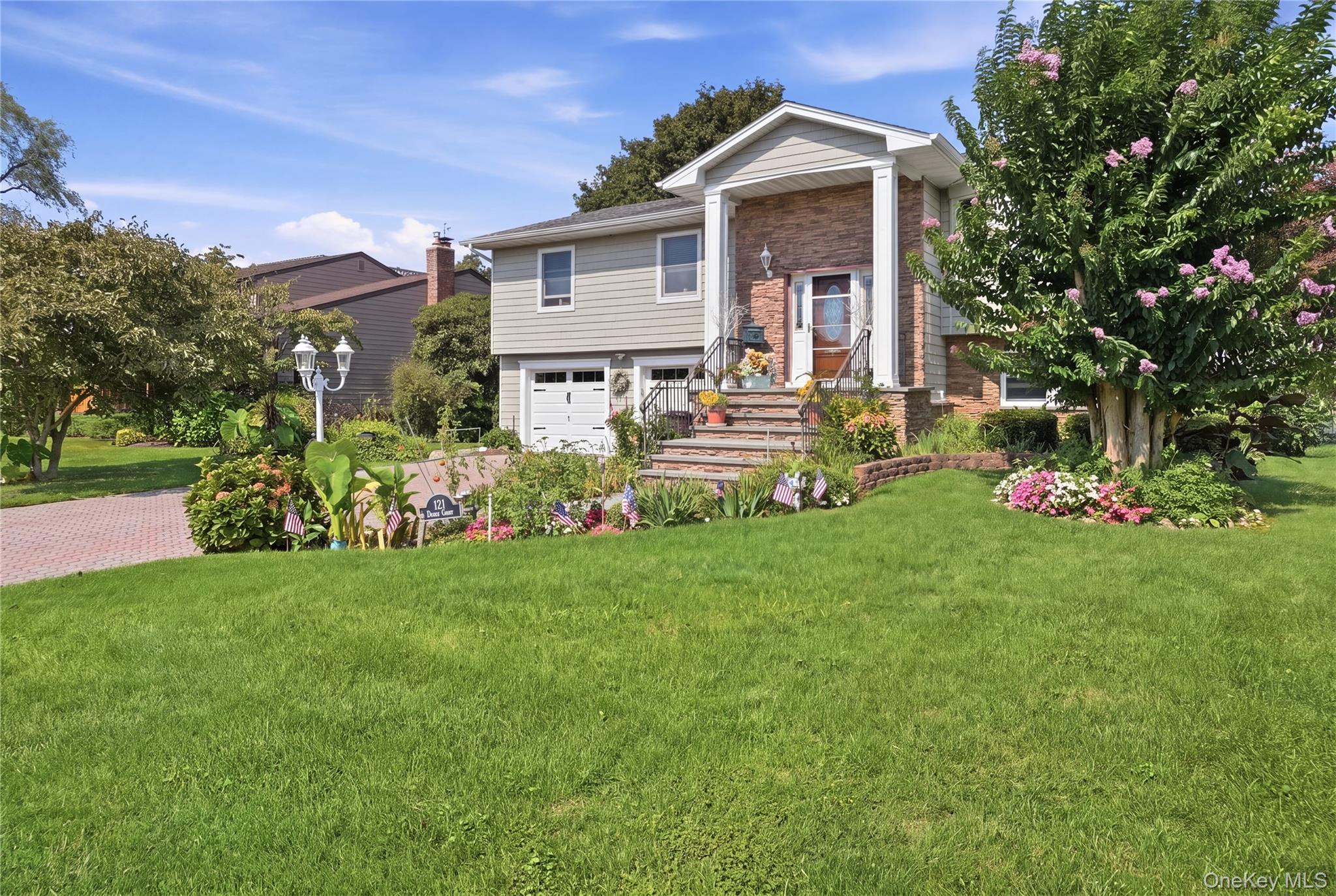 121 Drake Court – For Sale photo 2