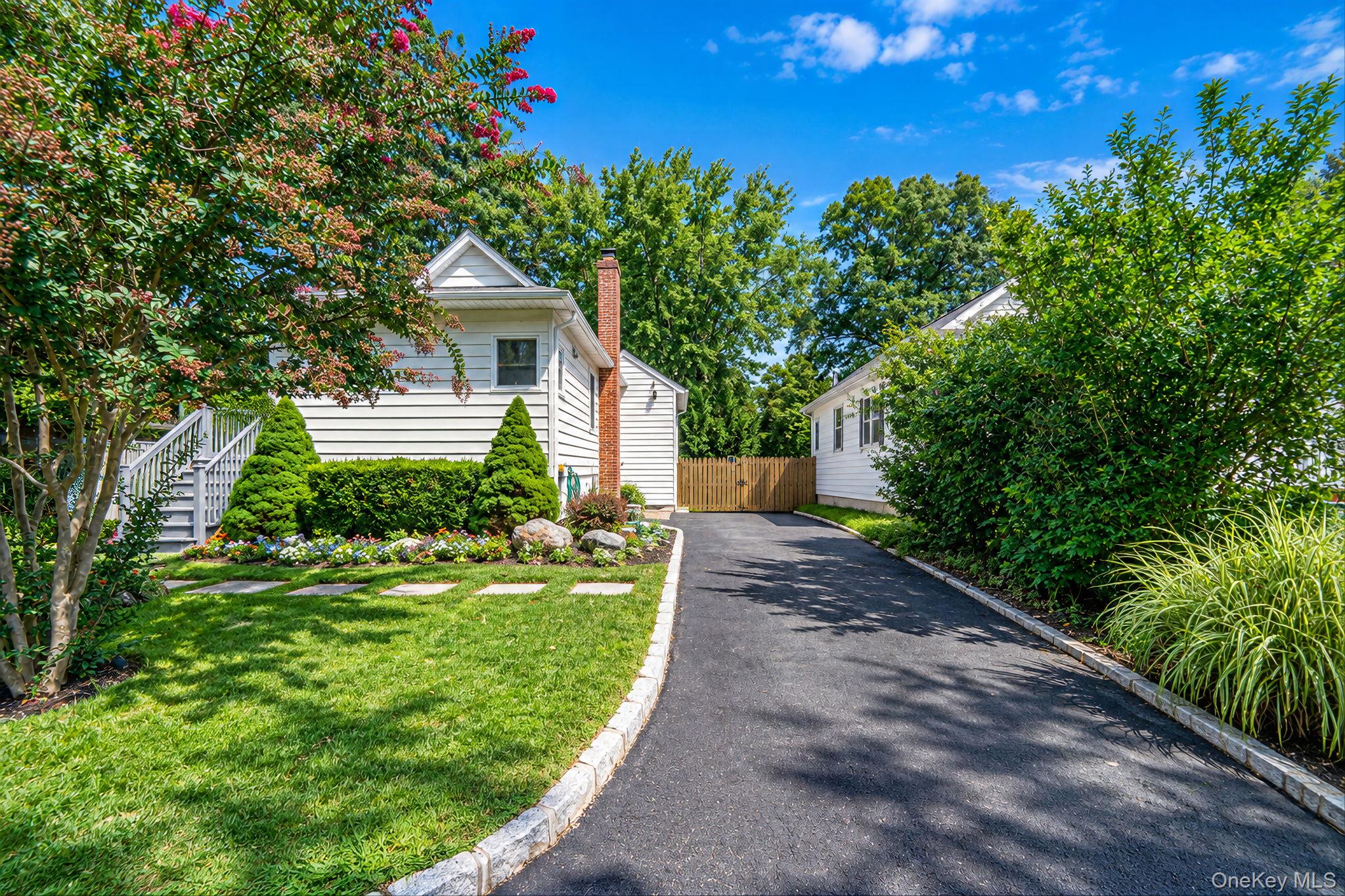 39 Plandome Road – For Sale photo 13