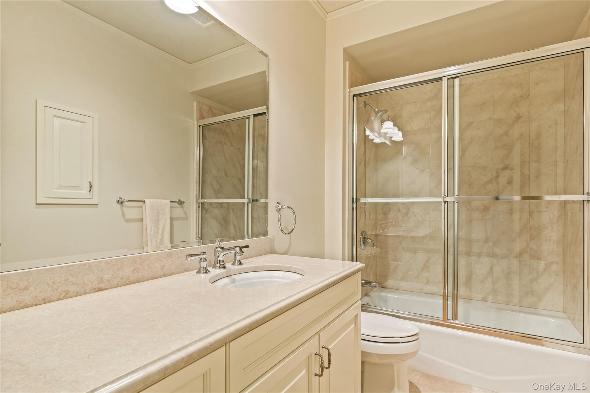 15 Knightsbridge Manor Road – For Sale photo 34