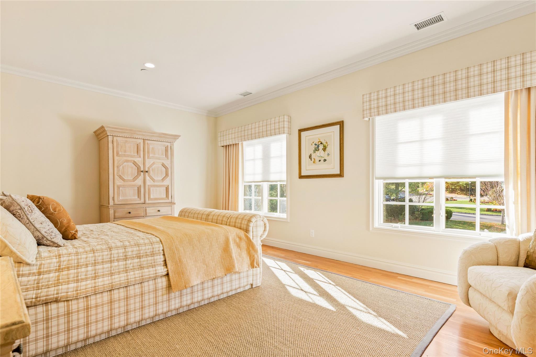 15 Knightsbridge Manor Road – For Sale photo 32