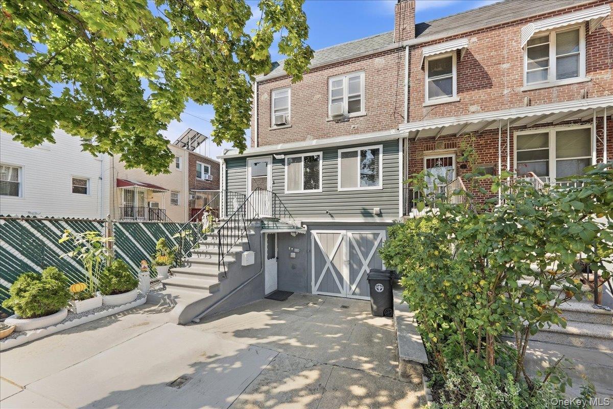 3309 Hone Avenue – For Sale